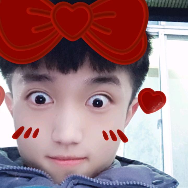 爱吃糖的小孩🍭