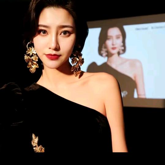 会看脸的小仙女
