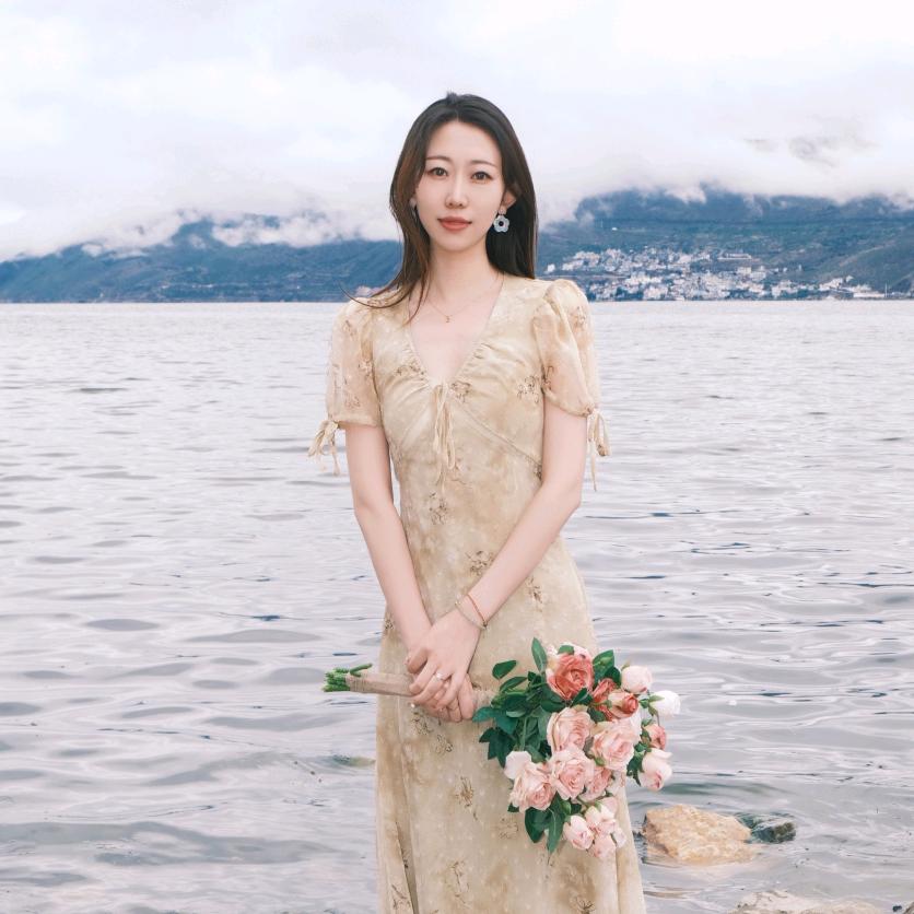 小茜茜吖(