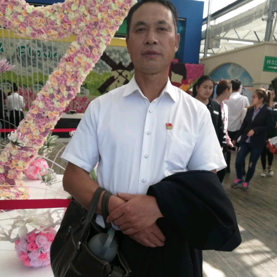 黄兴云