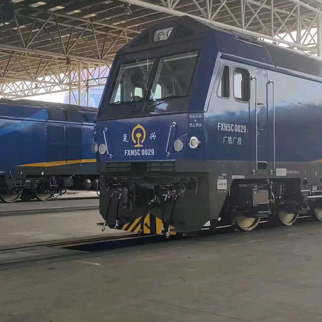 不爱拍车的李某人