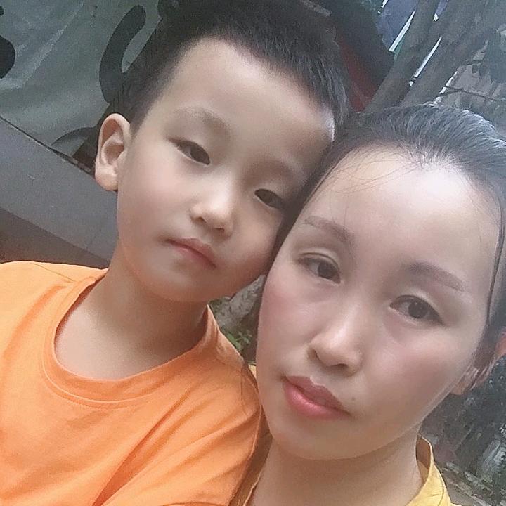 阿丽