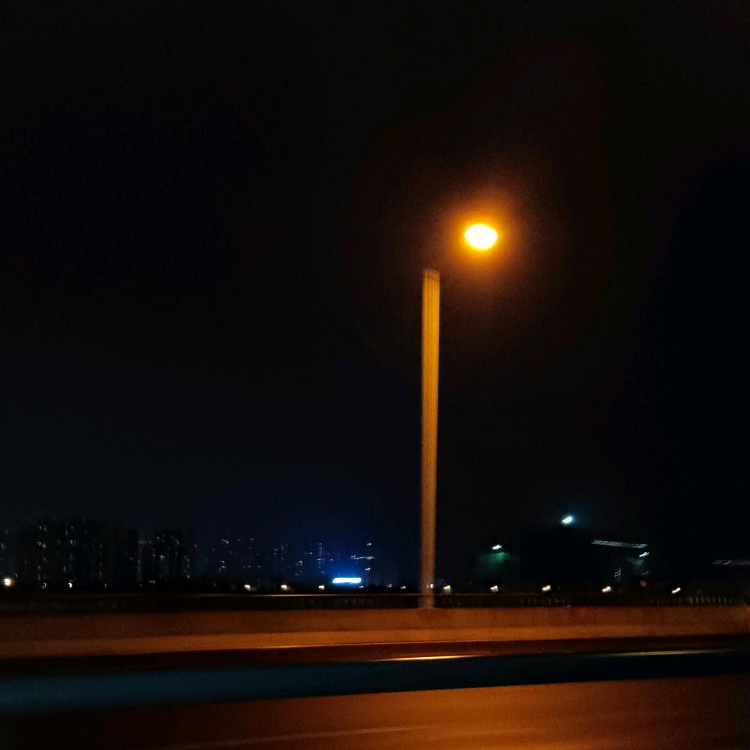 左先生灬努力中