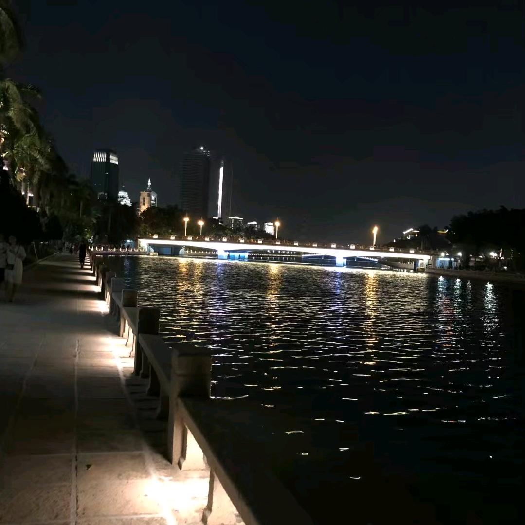 倾城一笑醉红尘