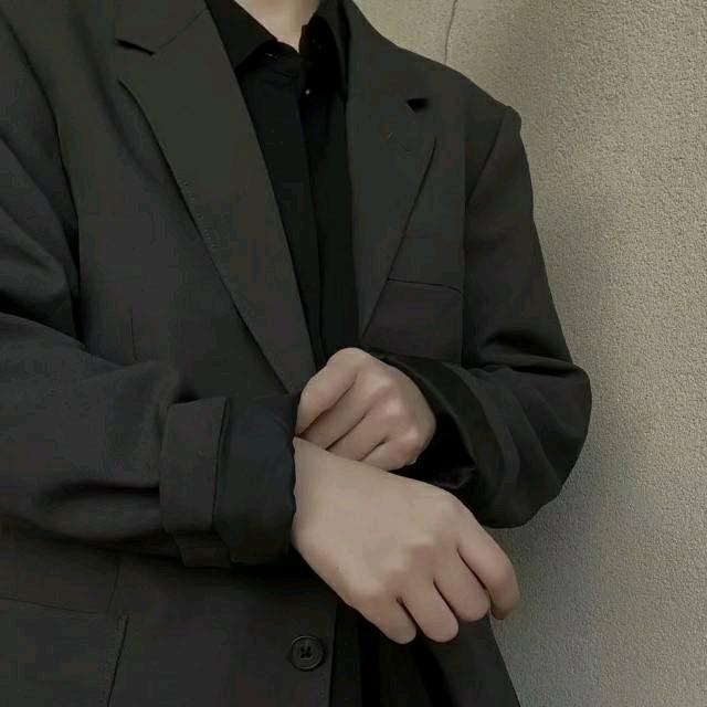 暖冰（鸣潮代肝低米）