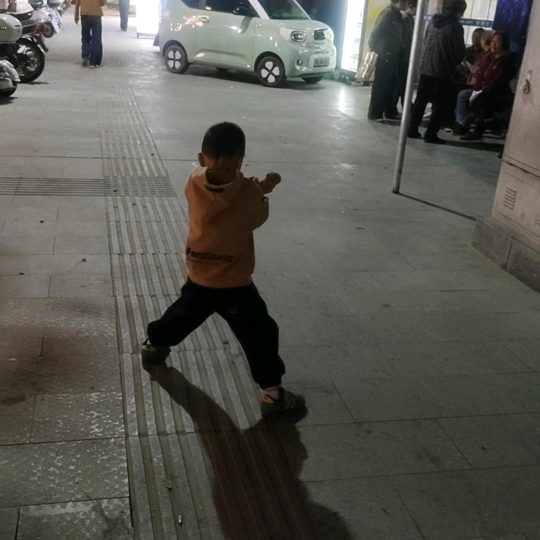 她三哥
