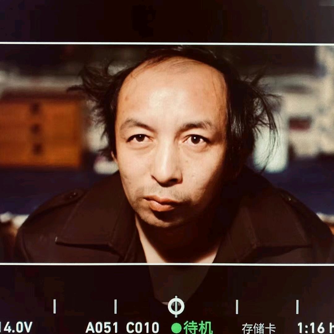 四平青年老外《嘚总》