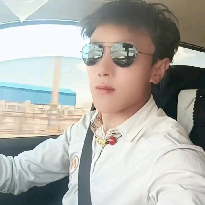 那曲男孩,