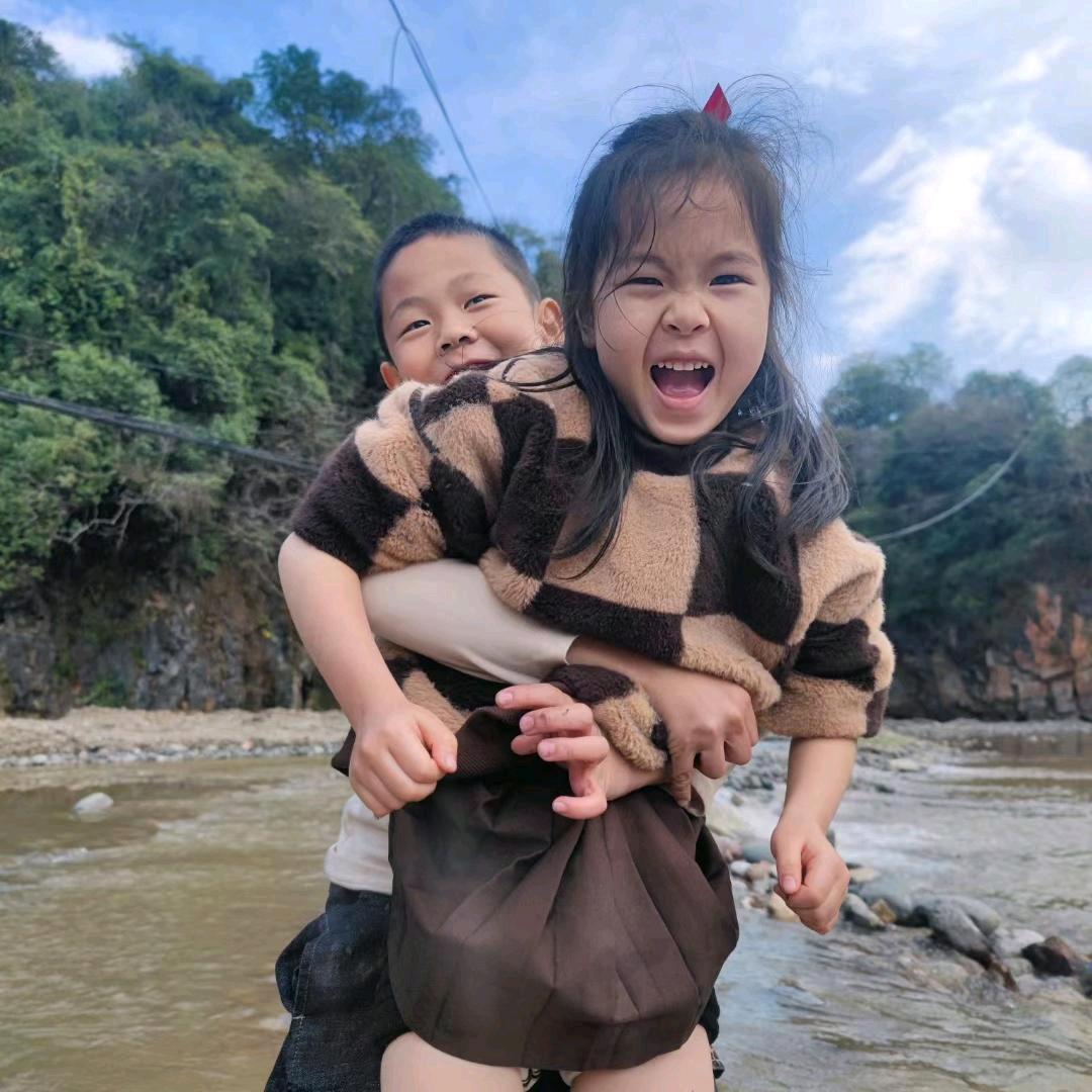 老周家的皮夹克和小棉袄