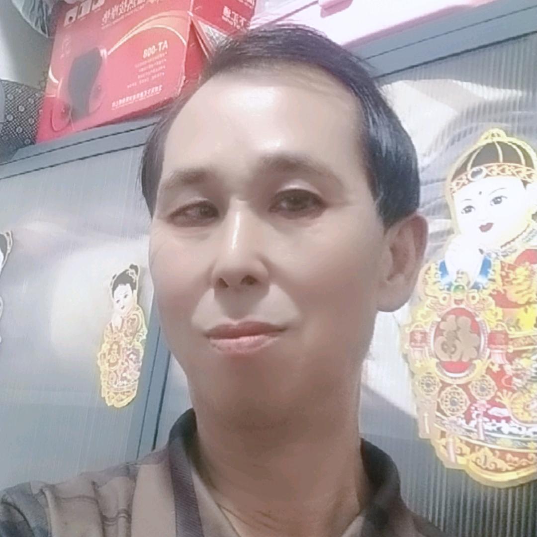 小米哥，爱臭美姐姐