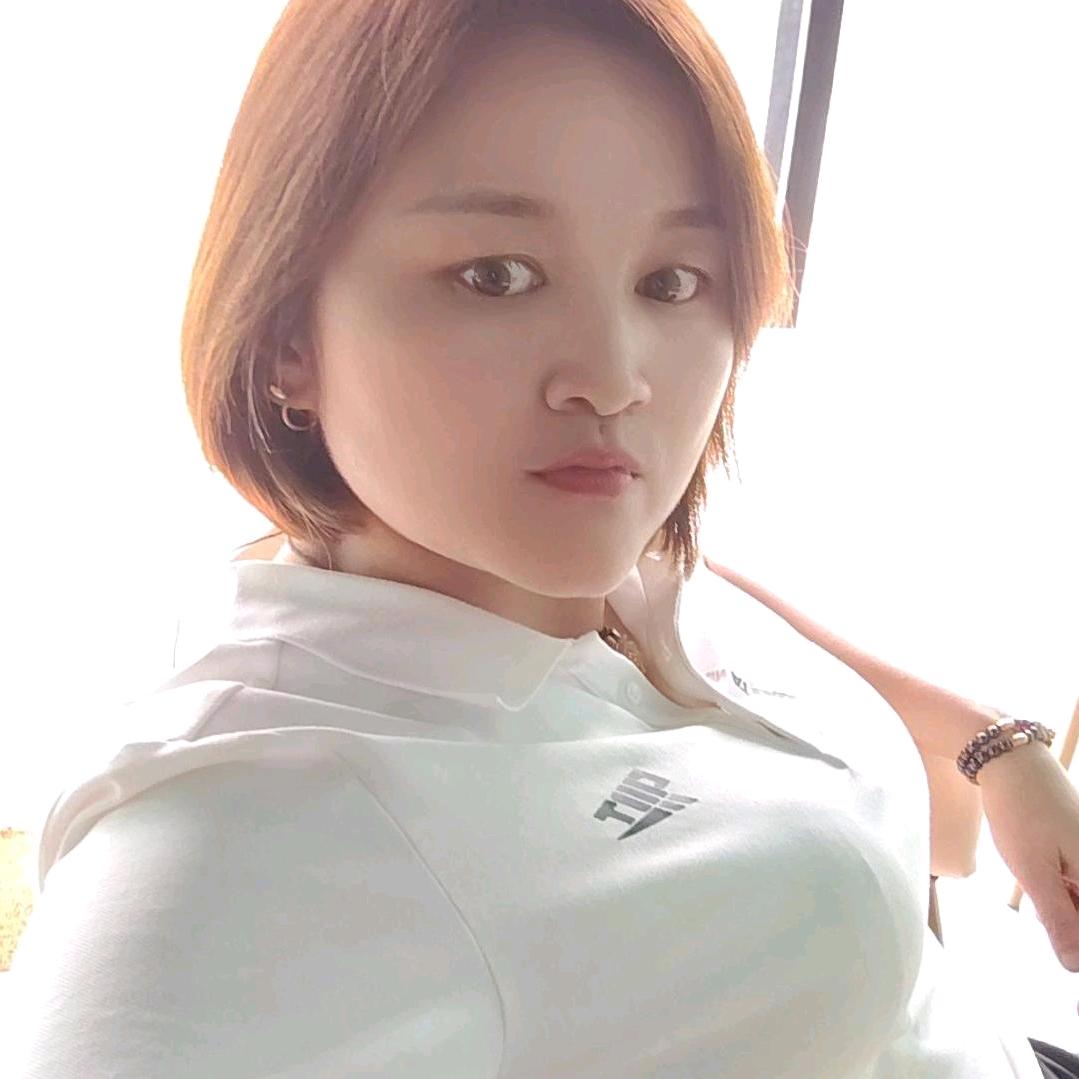 笑容背后的优伤