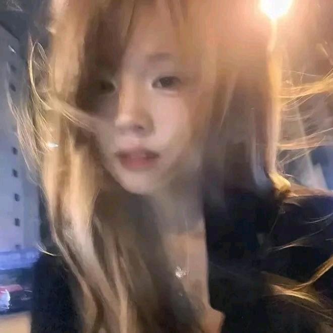 星星快醒醒✨（沉迷燕子中）