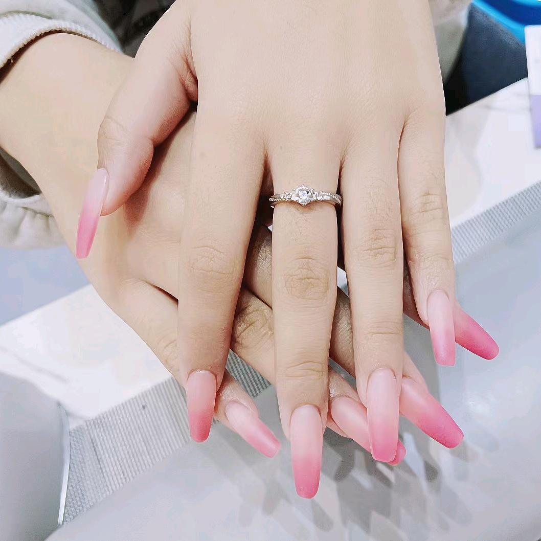 彩虹时尚专业美甲