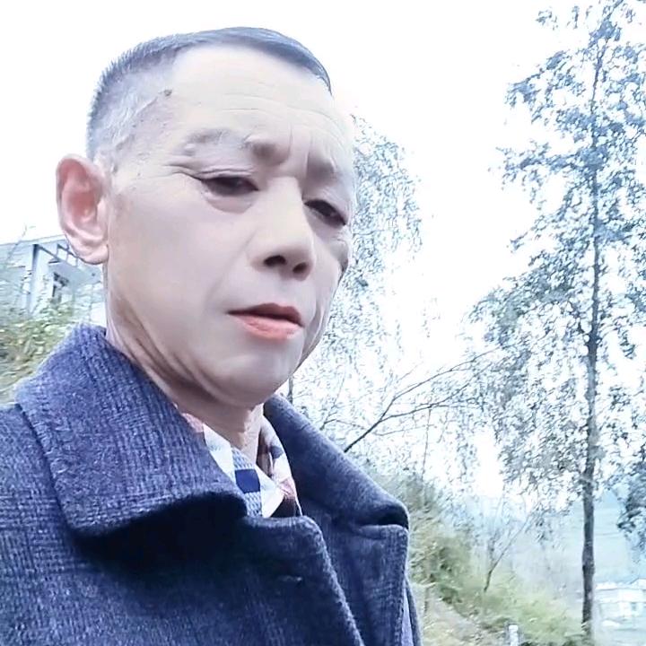 彳余