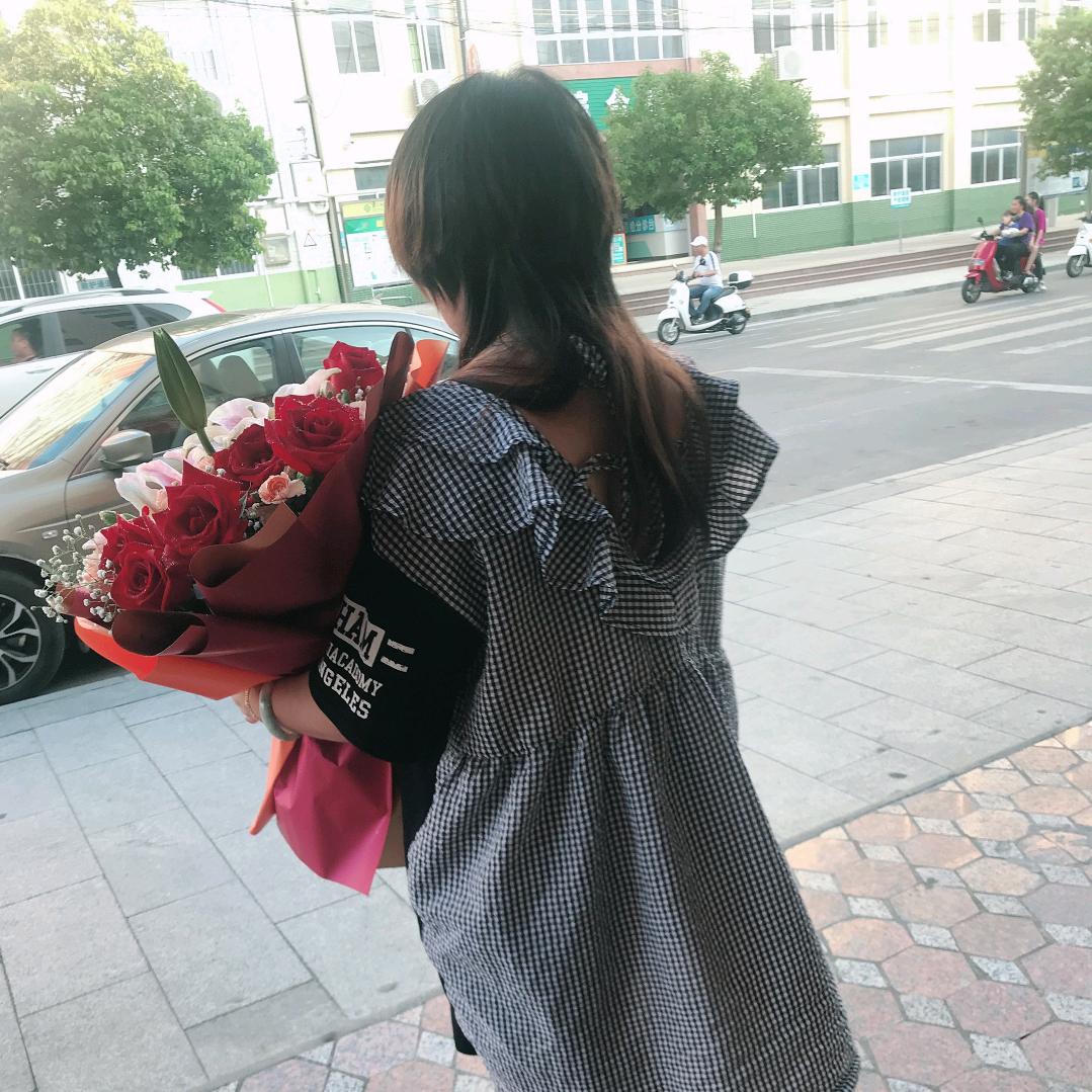 艳【吴阳皇室花店】
