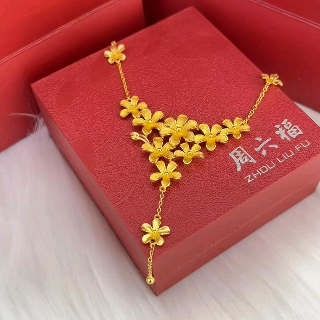 喜欢搭配珠宝的小姐姐