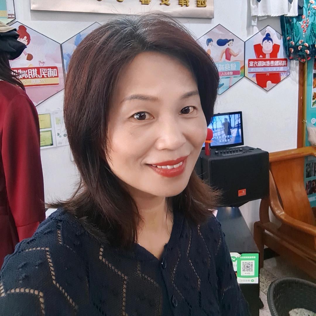 霓裳时装一一安心姐姐