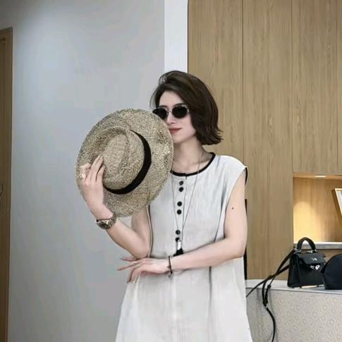 月月不吃鱼(休闲时尚女装手记)