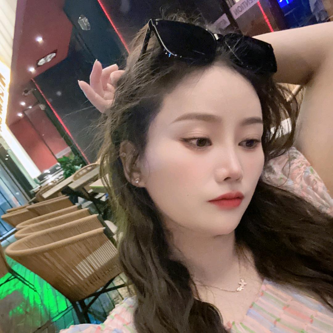 依依💋