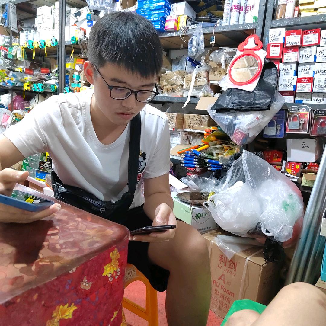 最喜欢给人机植病毒了，让人机变成人呢！