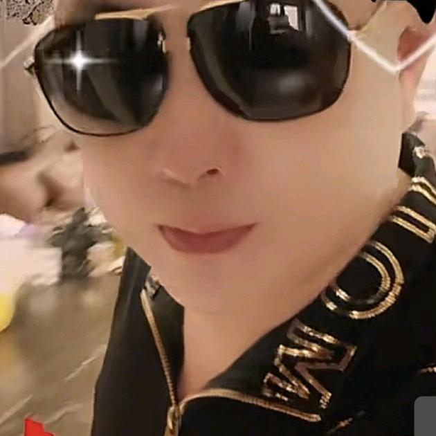 用我的帅气征服一切，，