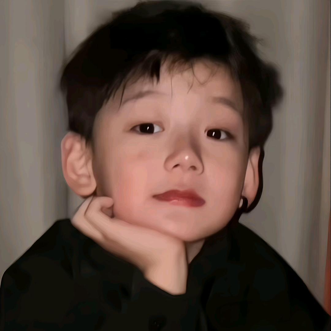 高大威猛帅气男孩