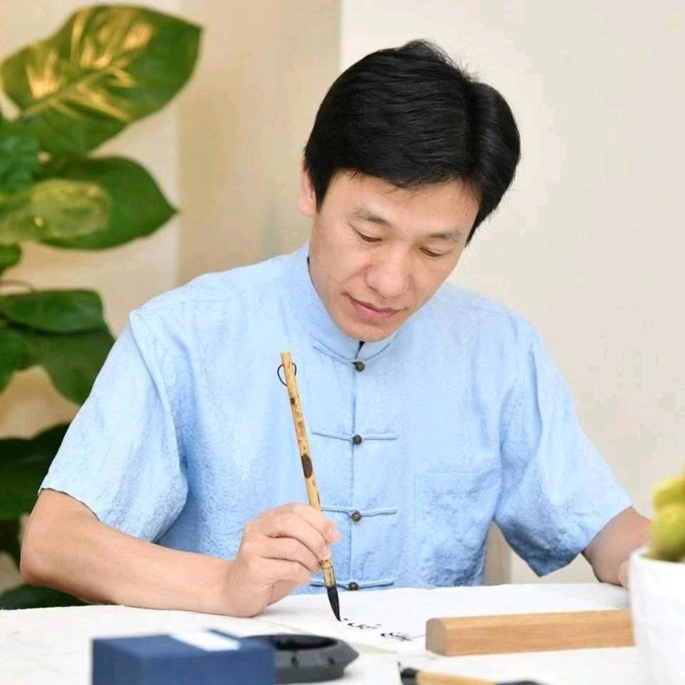 荆霄鹏