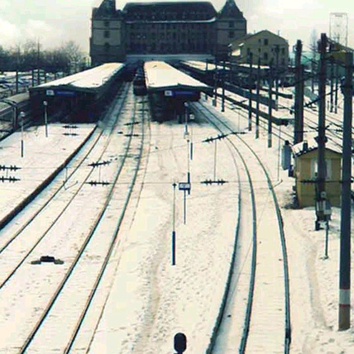 离别的车站，。。