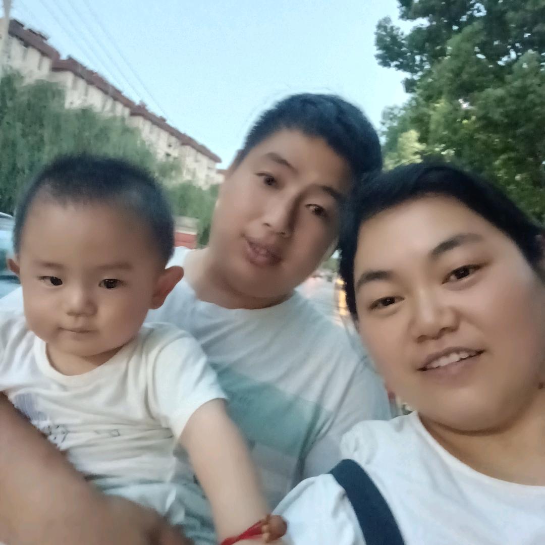 幸福的一家四口