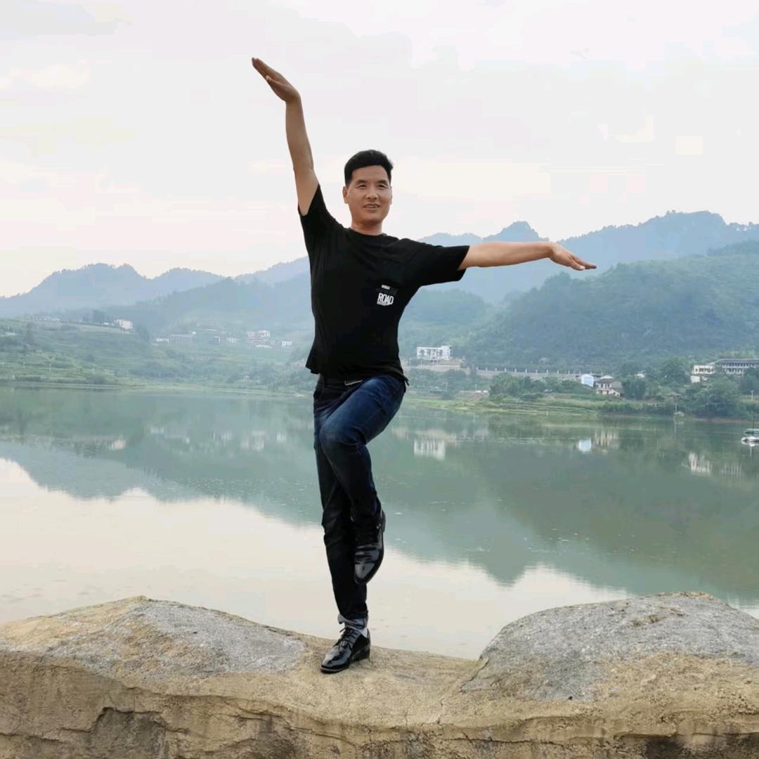 凤凰六哥原创广场舞