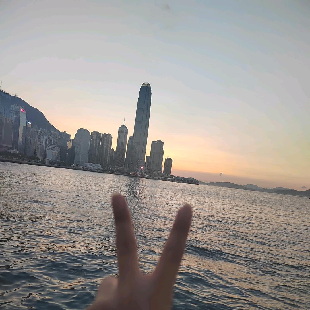小花很贪玩
