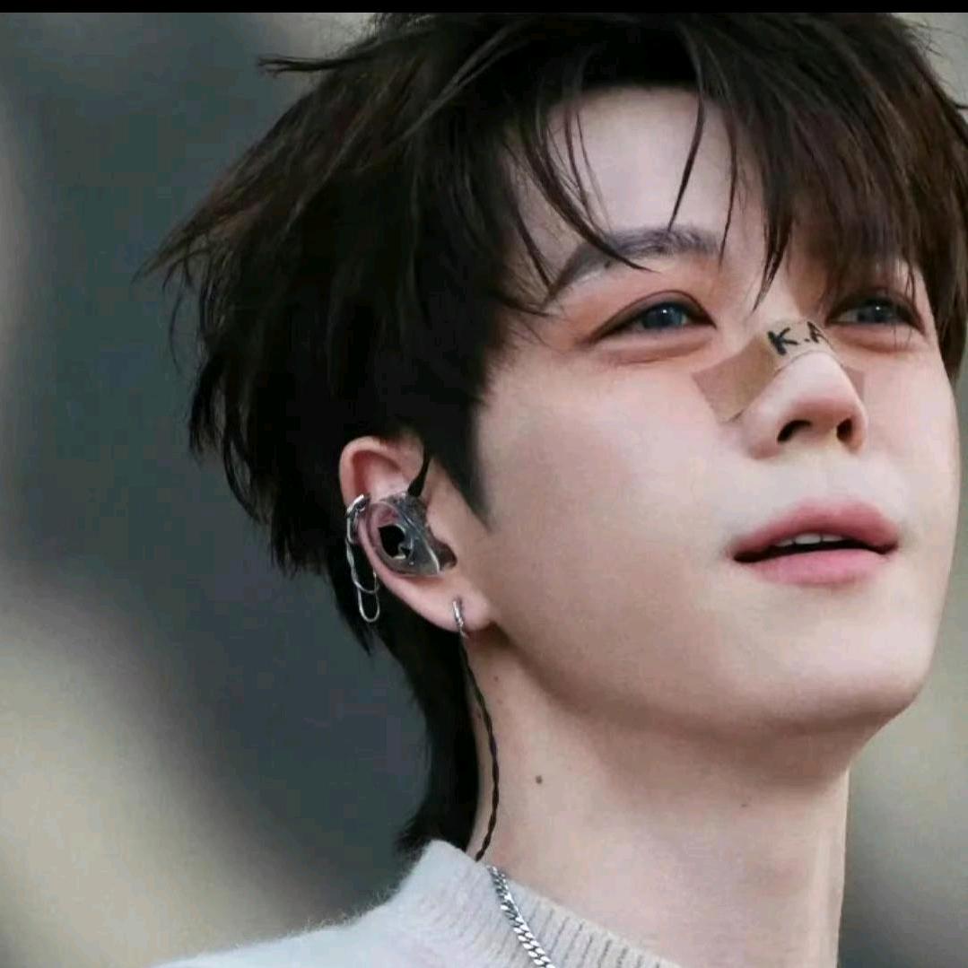 ⁽˙³˙⁾◟(๑•́ ₃ •̀๑)◞⁽˙