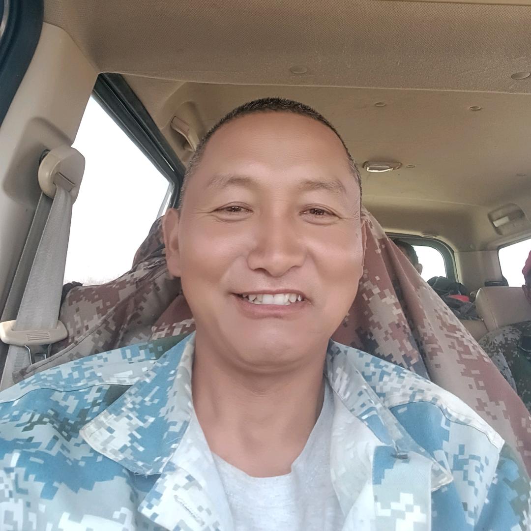 修剪果木树团队