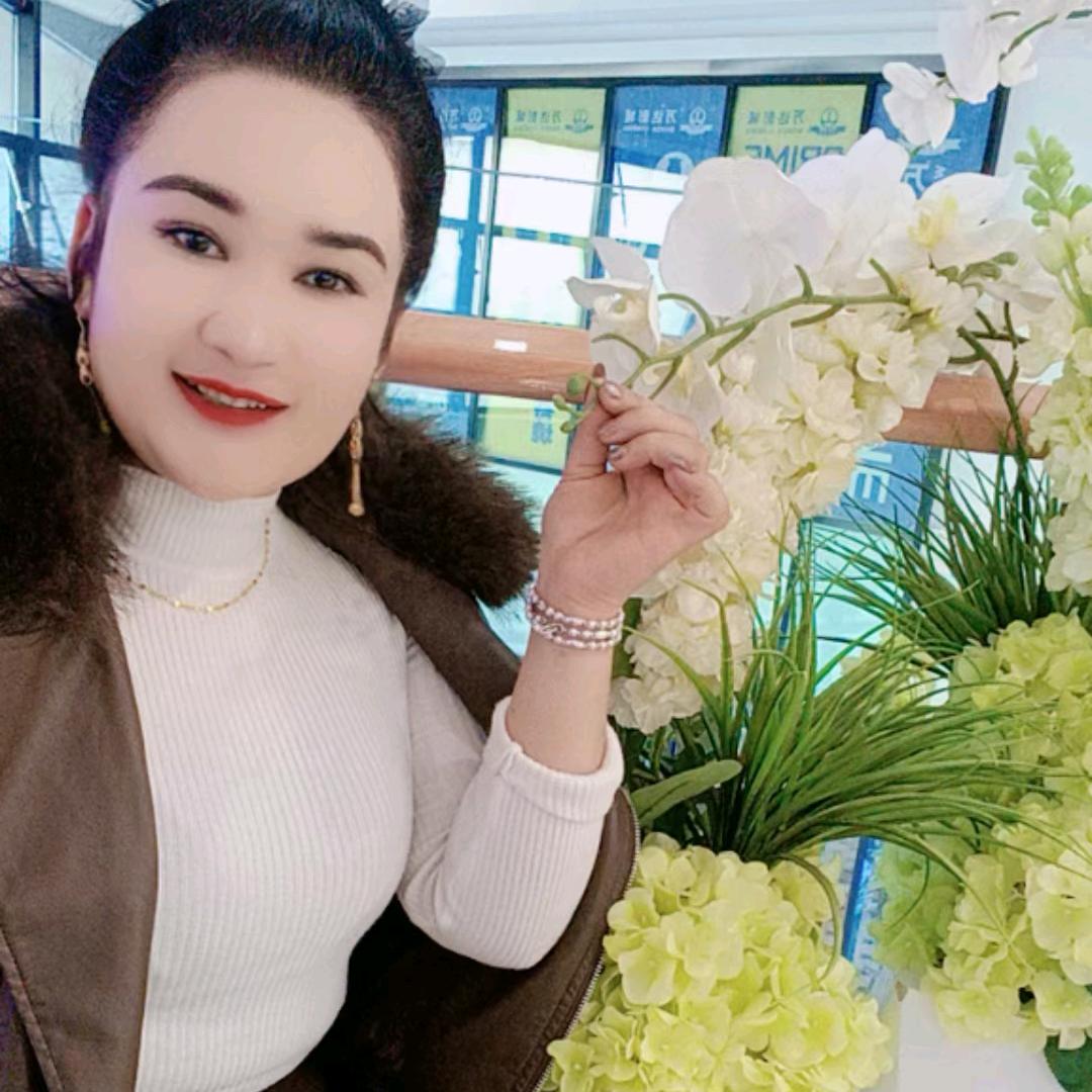 和田县花朵人生美容美发中心