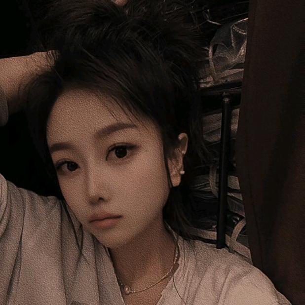 儍妞→_→ 