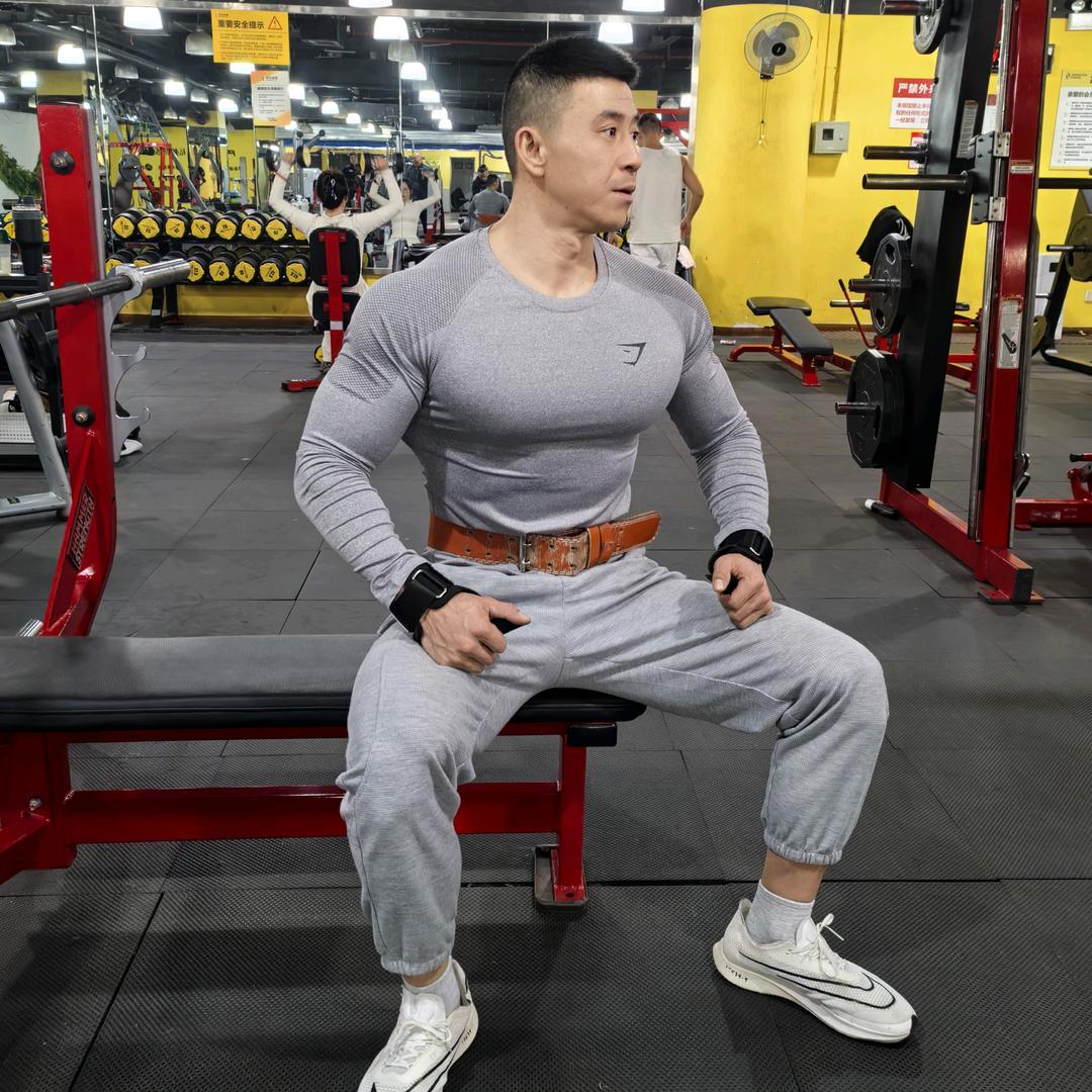 飒飒飒（增肌中）