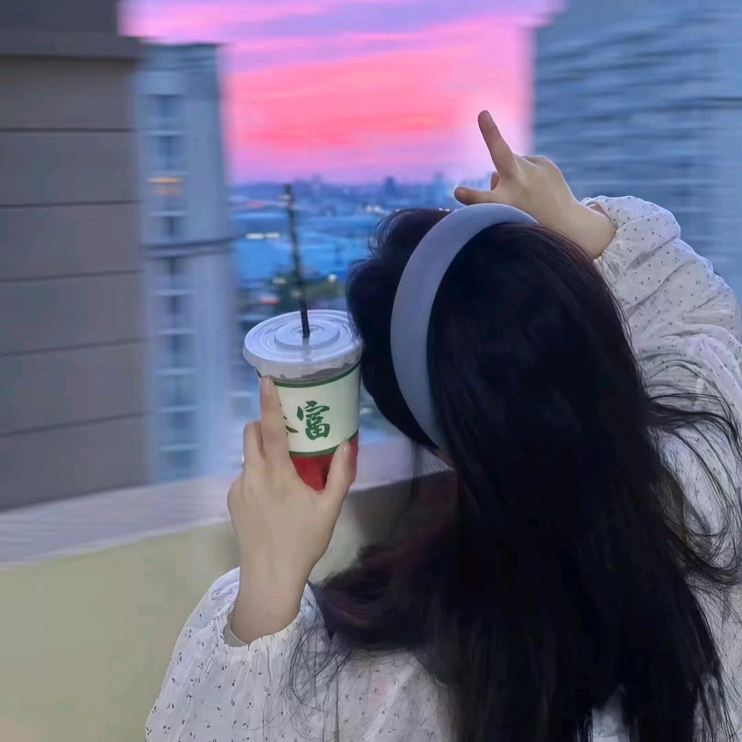 阿月.