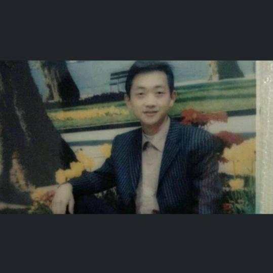 毛衣人阿建