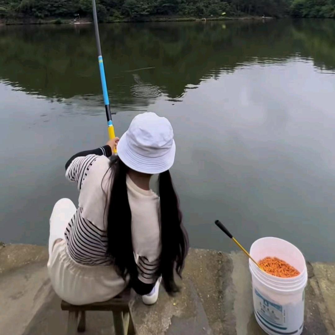 毛豆爱钓鱼🎣