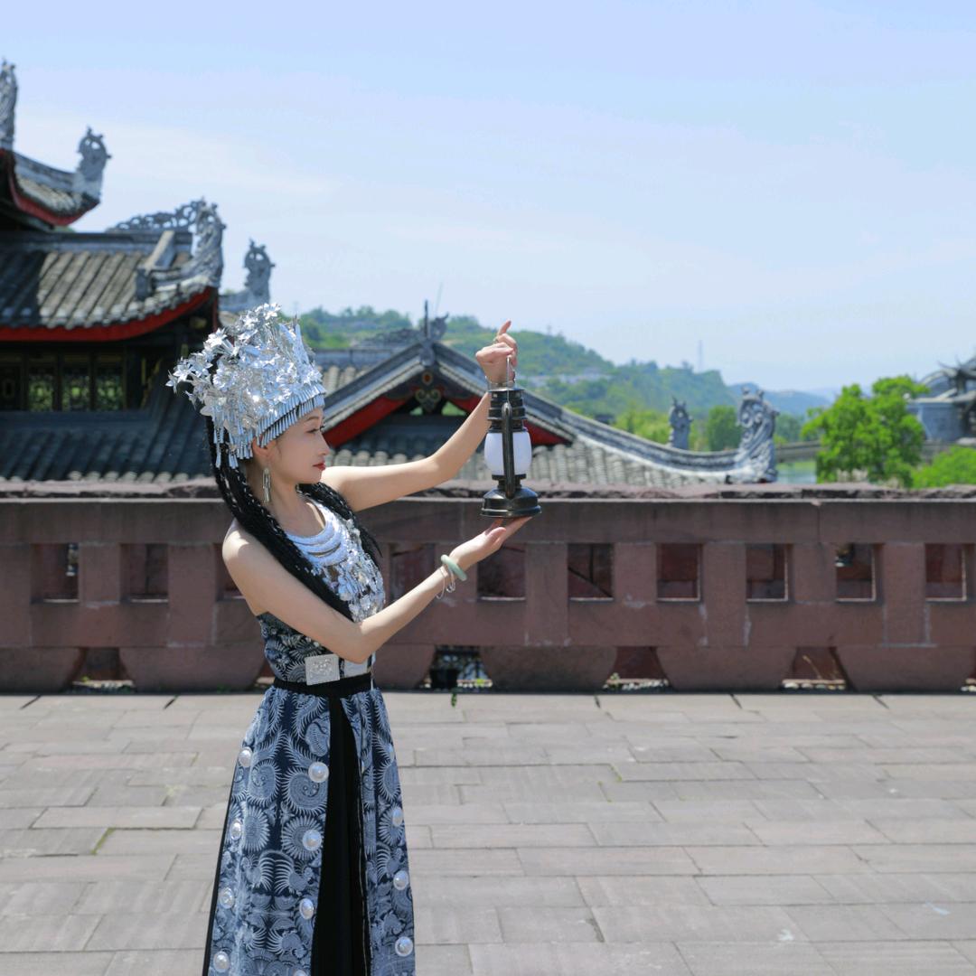 燕非艳丶╮の迷惘