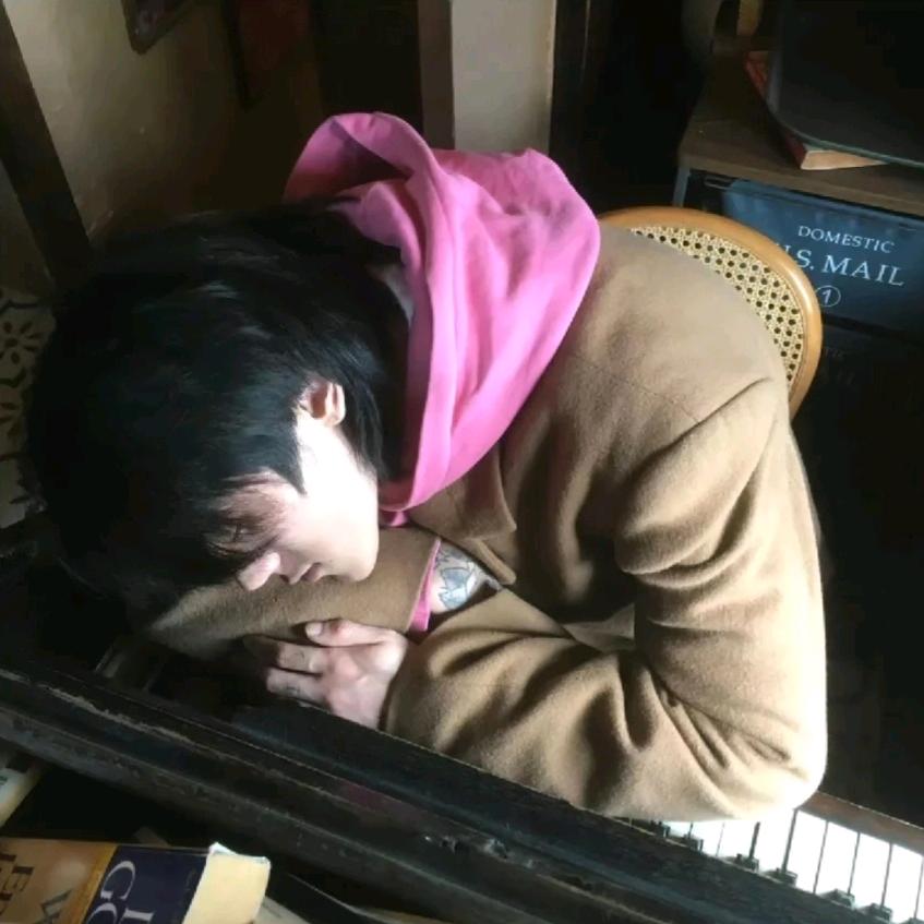 深情男一号