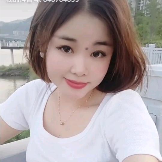 五妹幸福从不缺席。