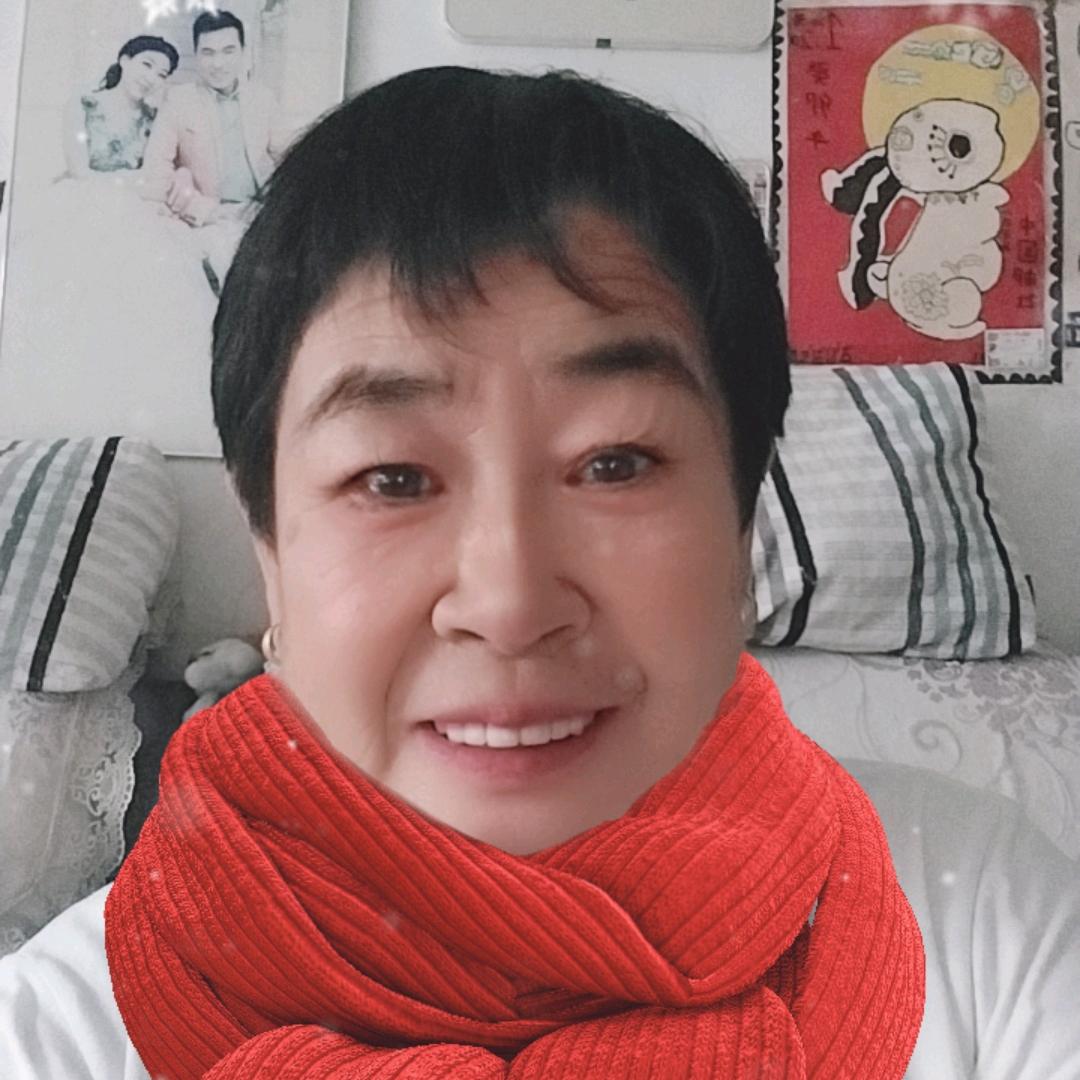 花下的微笑😁