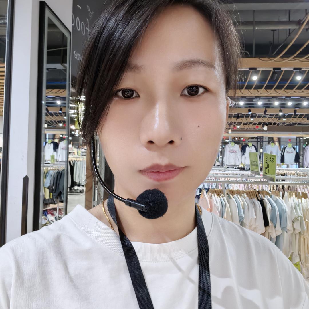 赣州创美服饰小陈