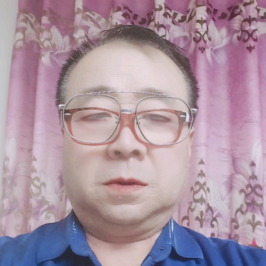 我是冬天的雪莲，是一名才艺主播，