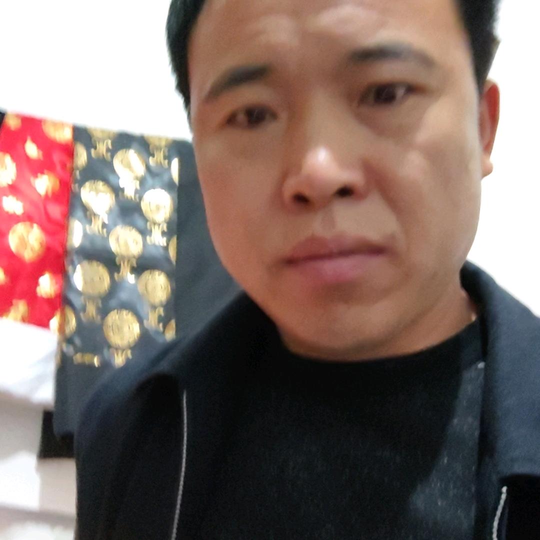 小哥开心