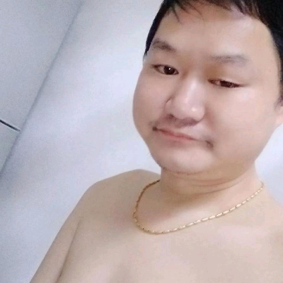 小白总1号，（风景树下的街溜子）