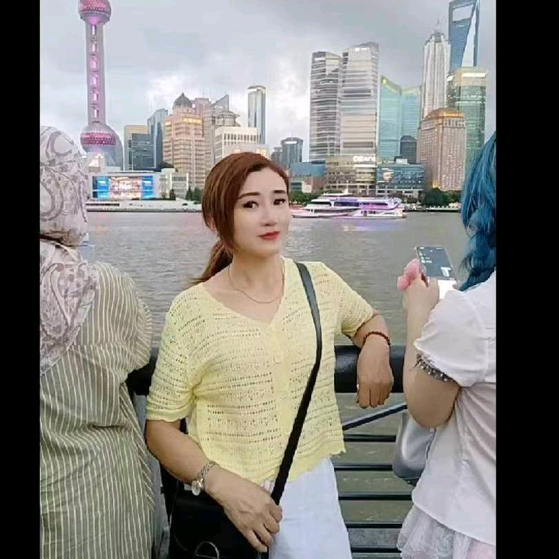 鸿悦姐