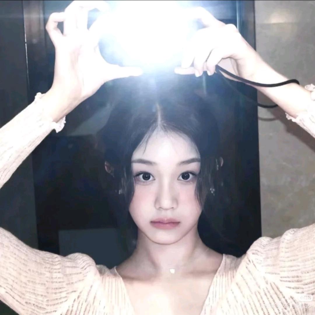 太阳出来我爬山坡.