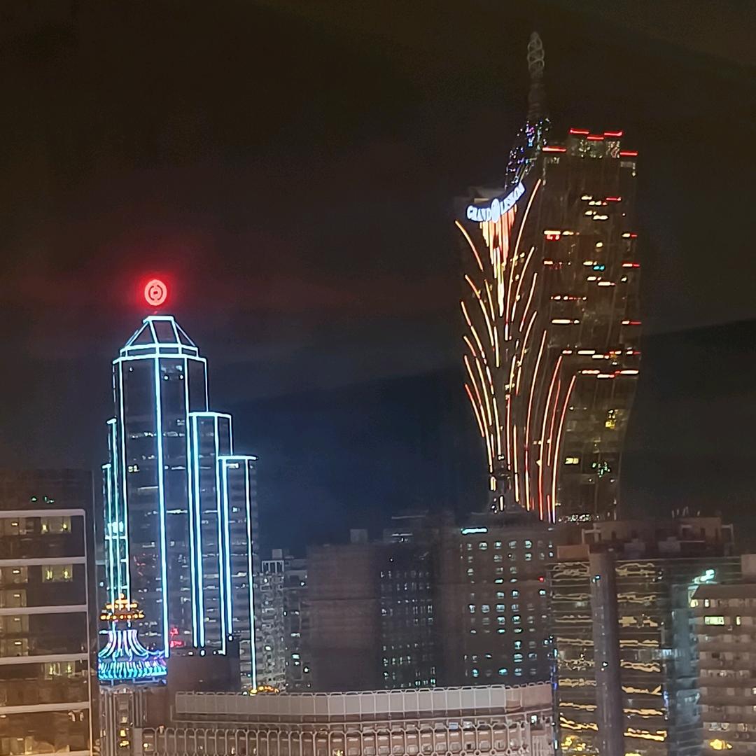 明哥蚂蚁搬酒店